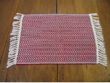 RED AND NATURAL HONEYCOMB PLACEMAT